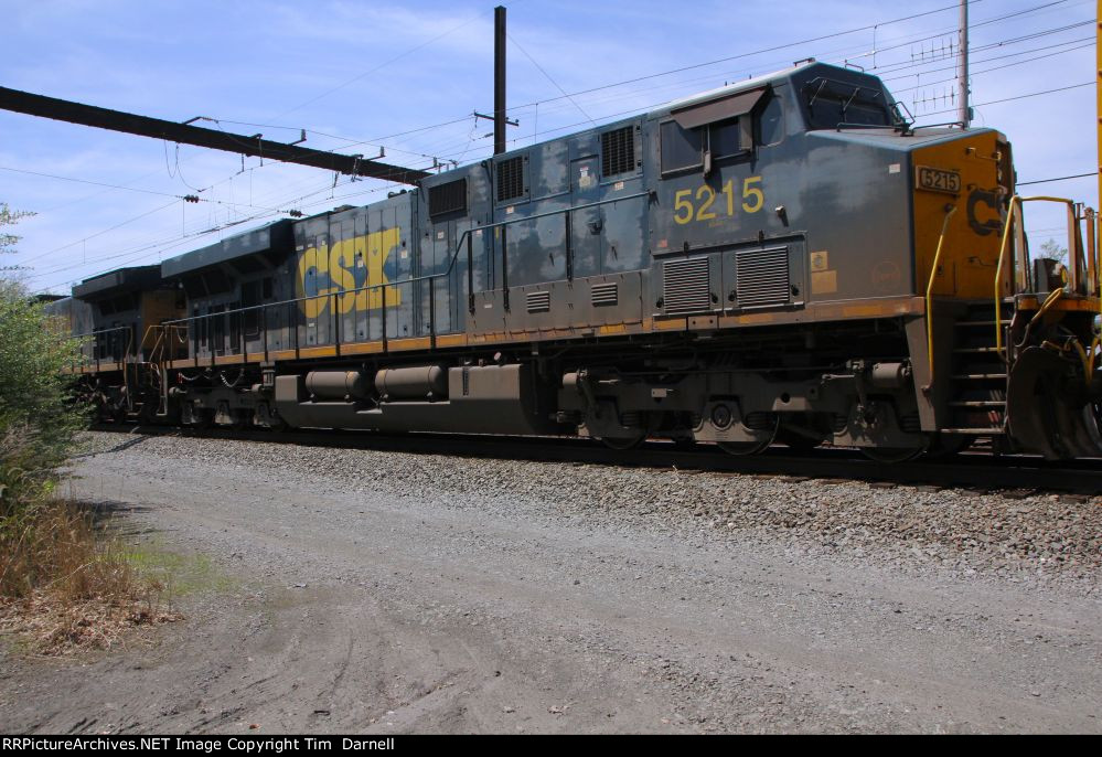 CSX 5215 on M218